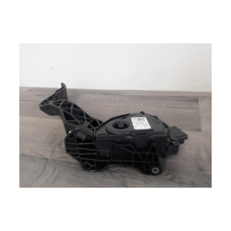 Pedale d'accelerateur PEUGEOT 308 1 PHASE 1 d’occasion