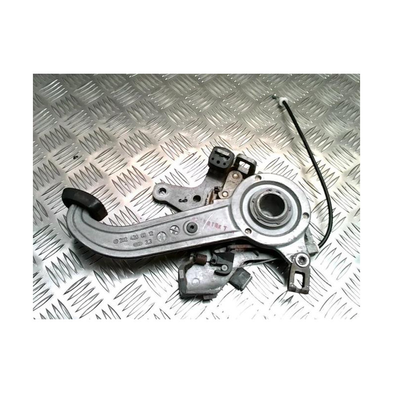 Pedalier MERCEDES CLASSE CLK 208 PHASE 1 COUPE d’occasion