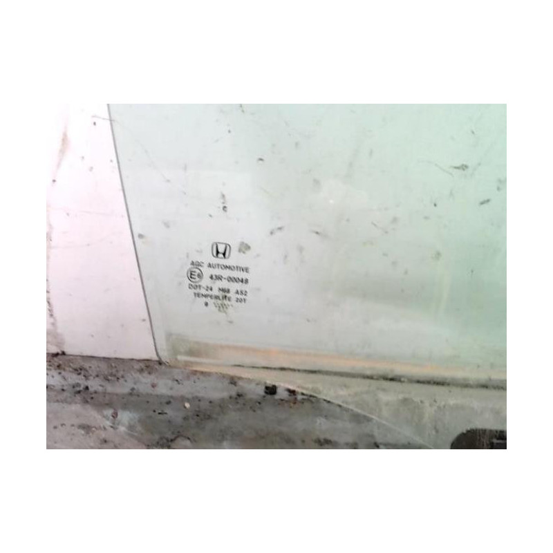 Vitre arriere droit HONDA CIVIC 8 PHASE 2 d’occasion