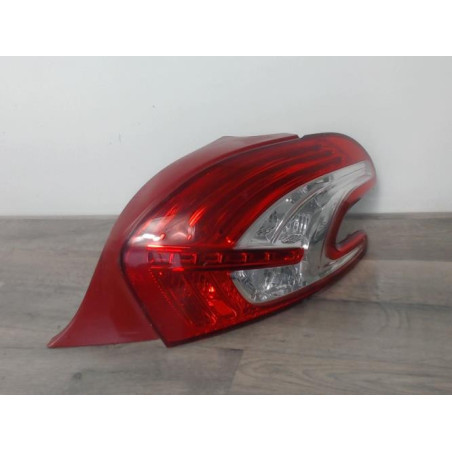 Feu arriere principal droit (feux) PEUGEOT 208 1 PHASE 1 d’occasion