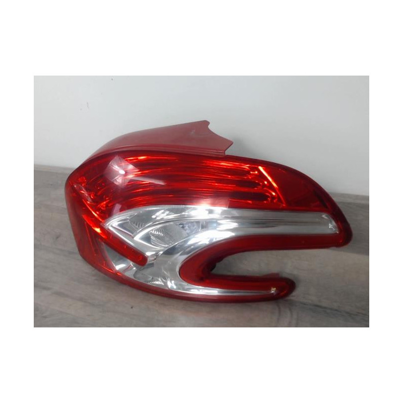 Feu arriere principal droit (feux) PEUGEOT 208 1 PHASE 1 d’occasion