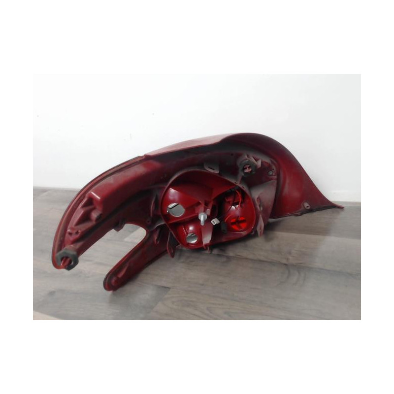 Feu arriere principal droit (feux) PEUGEOT 208 1 PHASE 1 d’occasion