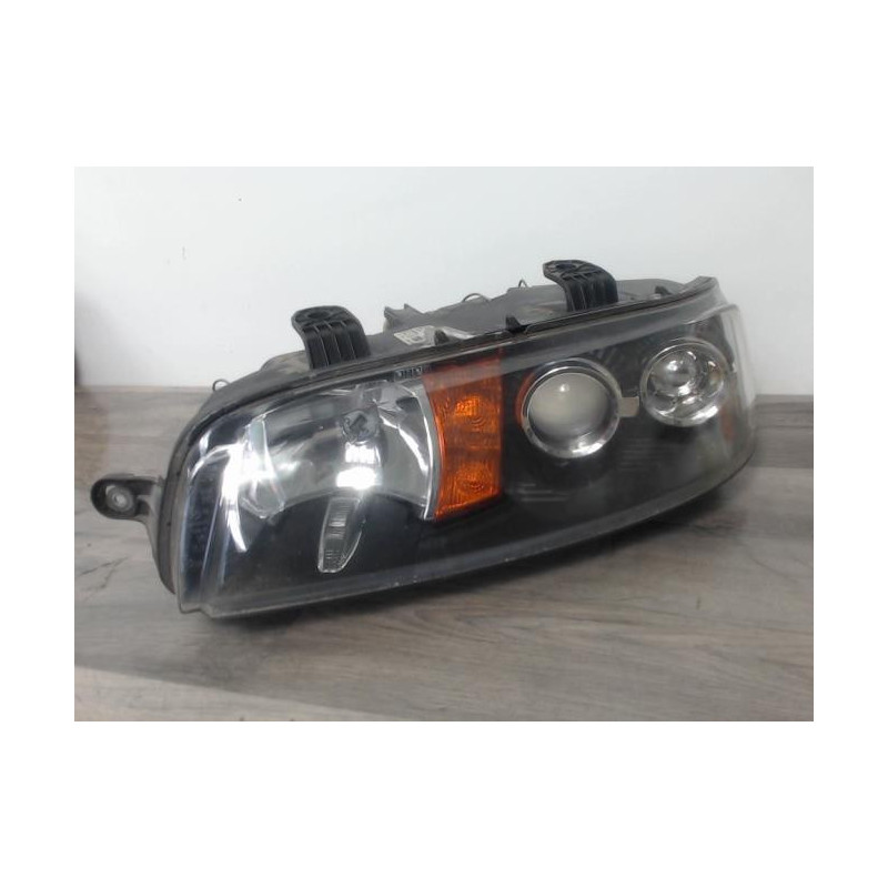 Optique avant principal gauche (feux)(phare) FIAT PUNTO 2 PHASE 1 d’occasion