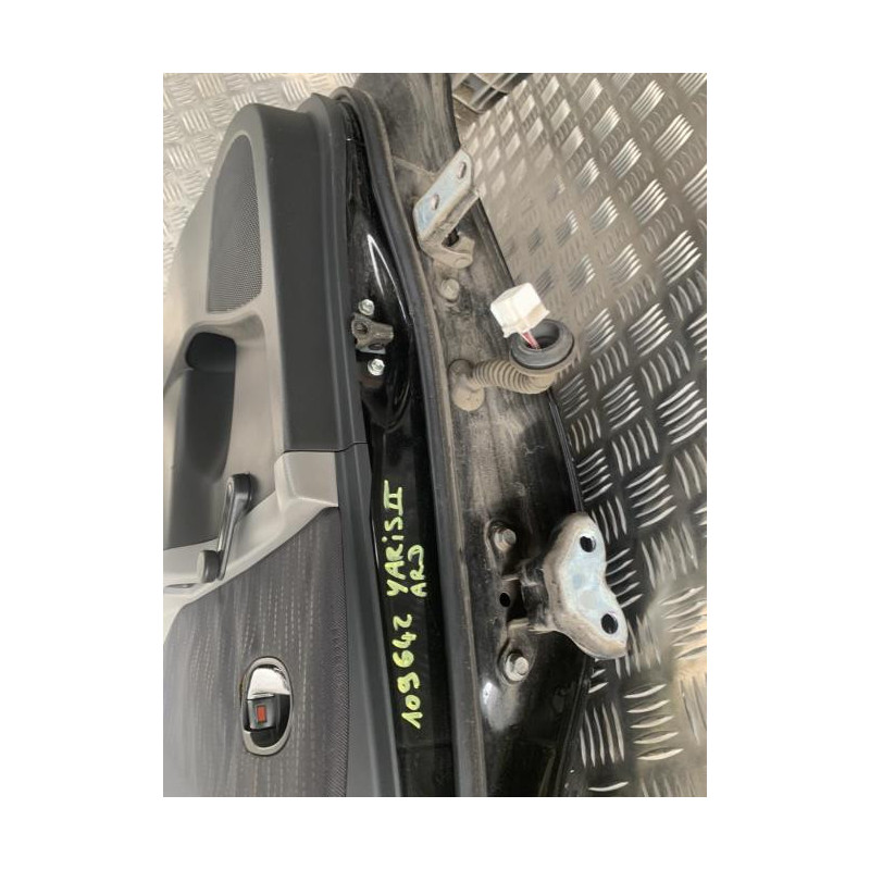 Porte arriere droit TOYOTA YARIS 2 PHASE 1 d’occasion