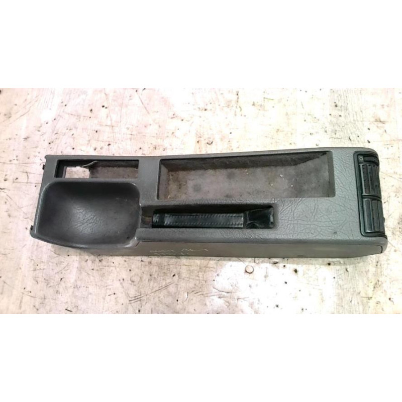 Console central (interieur plastique) AUDI A6 1 AVANT BREAK d’occasion