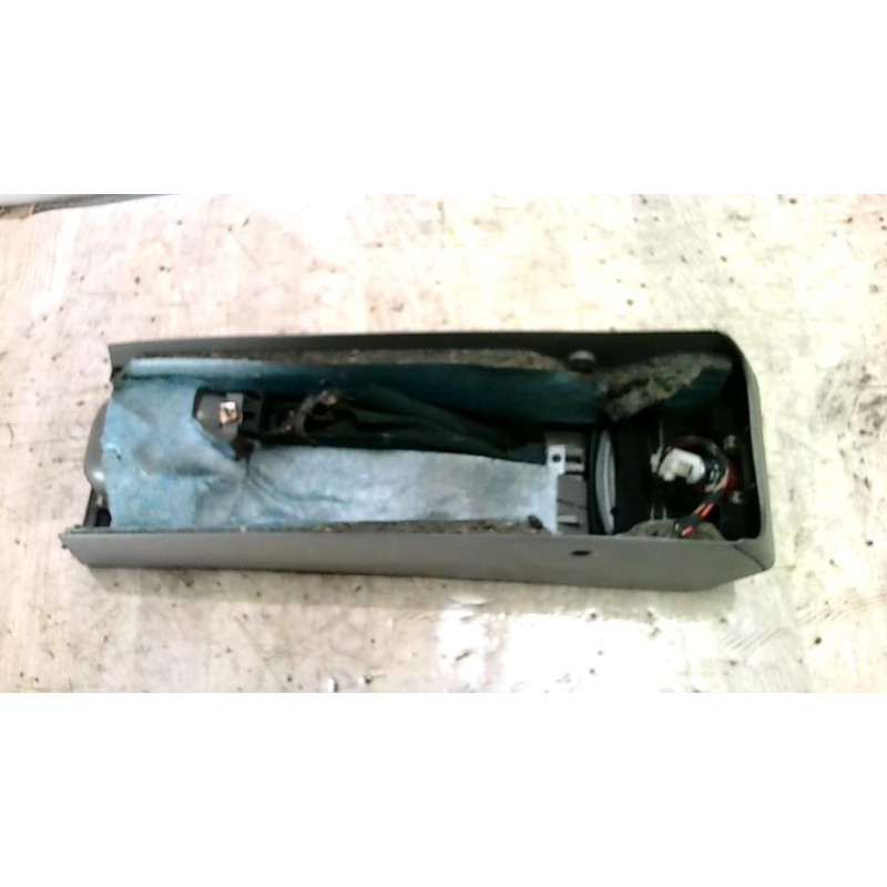 Console central (interieur plastique) AUDI A6 1 AVANT BREAK d’occasion