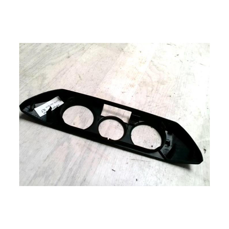 Console central (interieur plastique) VOLKSWAGEN POLO 4 PHASE 1 d’occasion