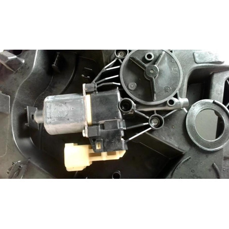 Leve vitre electrique avant gauche FORD FIESTA 6 PHASE 1 d’occasion