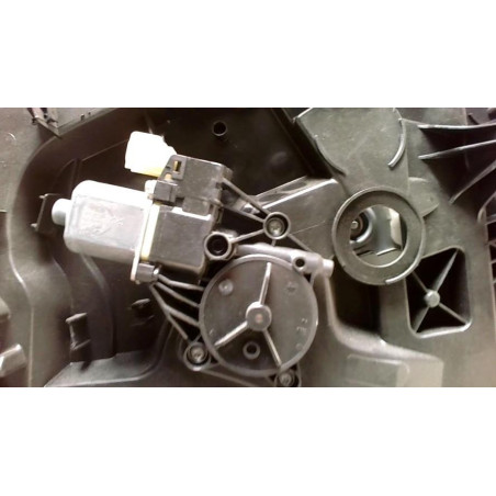 Leve vitre electrique avant droit FORD FIESTA 6 PHASE 1 d’occasion