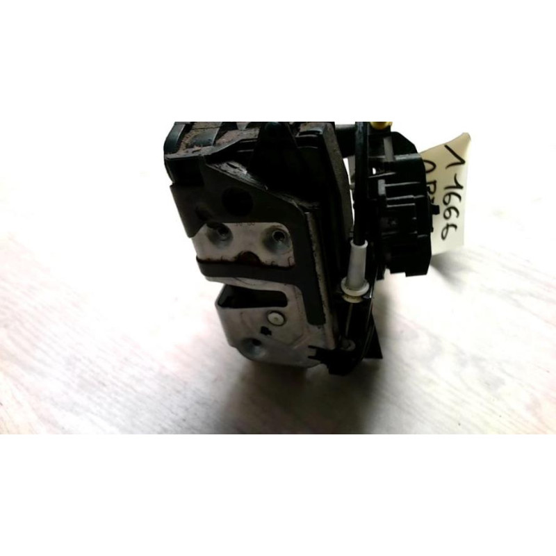 Serrure arriere droit FORD FIESTA 6 PHASE 1 d’occasion