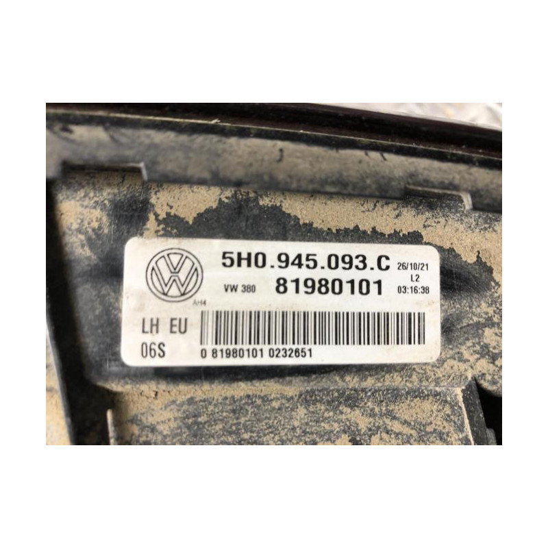 Feu arriere secondaire gauche (feux) VOLKSWAGEN GOLF 8 d’occasion