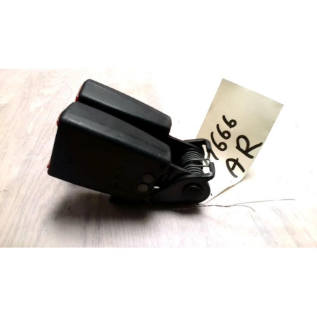 Attache ceinture arriere centrale FORD FIESTA 6 PHASE 1 d’occasion