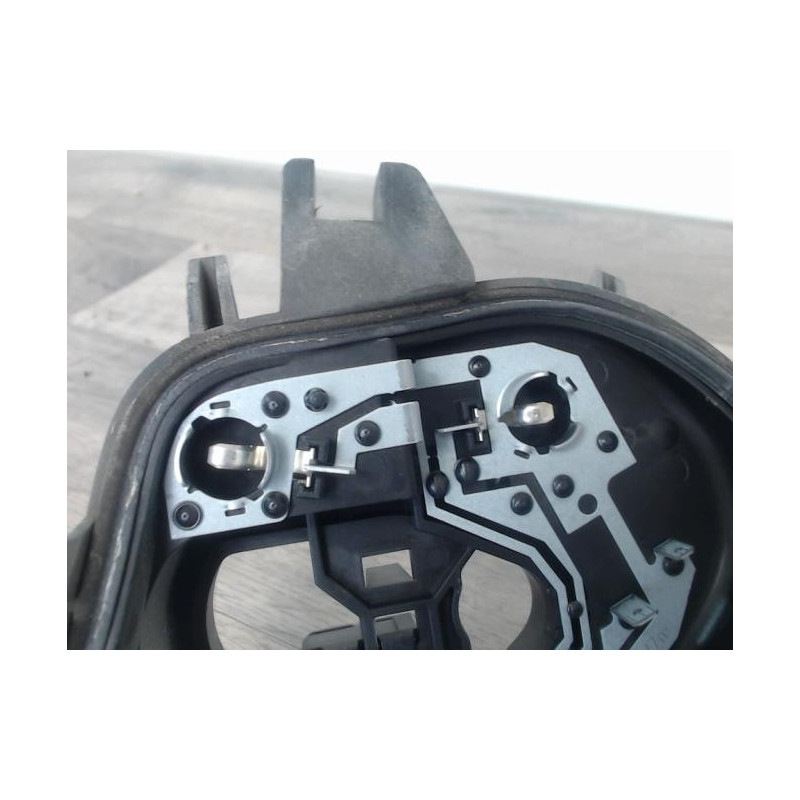 Platine feu arriere gauche PEUGEOT 208 1 PHASE 1 d’occasion
