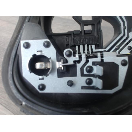 Platine feu arriere gauche PEUGEOT 208 1 PHASE 1 d’occasion