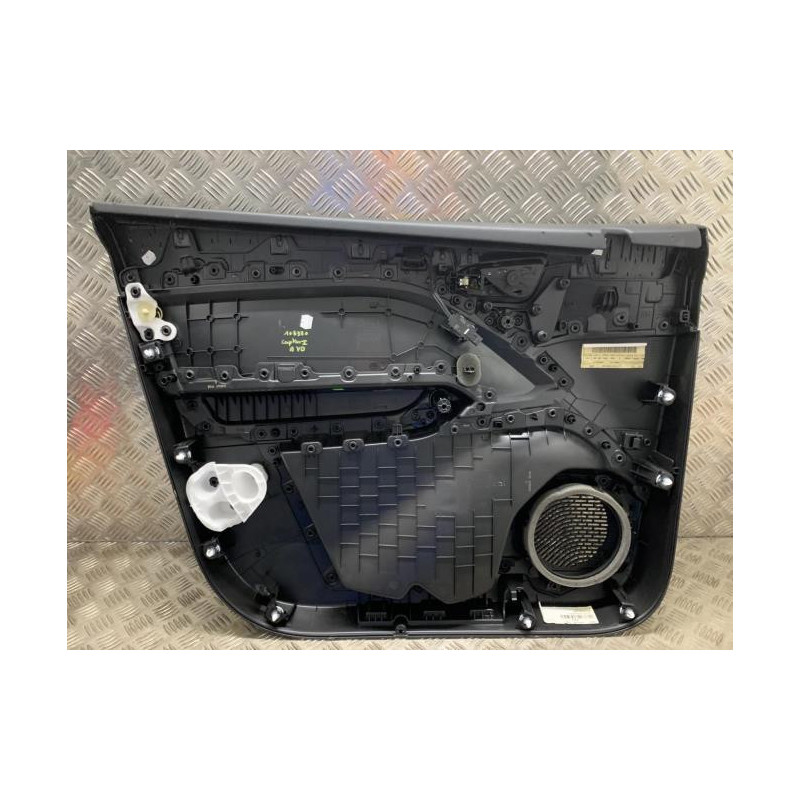 Panneau de porte avant droit RENAULT CAPTUR 2 d’occasion