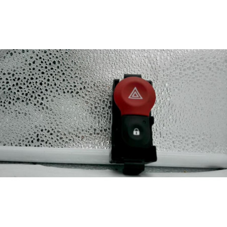 Bouton de warning RENAULT KANGOO 2 PHASE 2 d’occasion