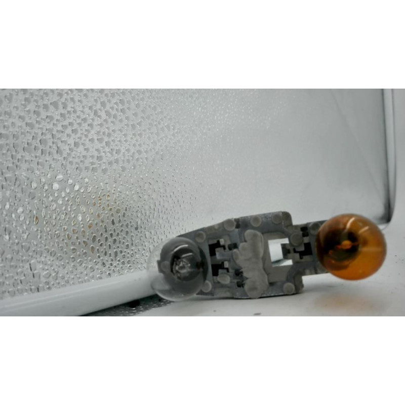 Lumiere porte avant gauche FORD MONDEO 3 PHASE 1 d’occasion