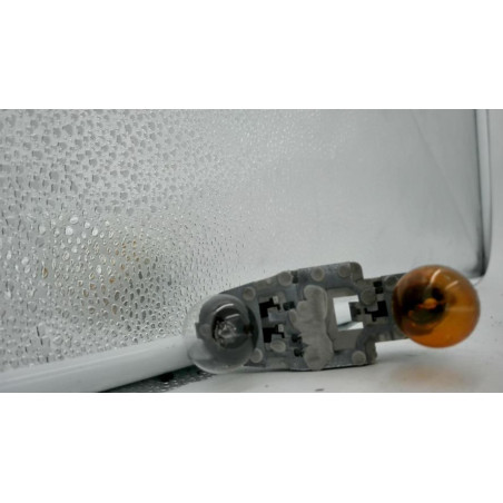 Lumiere porte avant gauche FORD MONDEO 3 PHASE 1 d’occasion