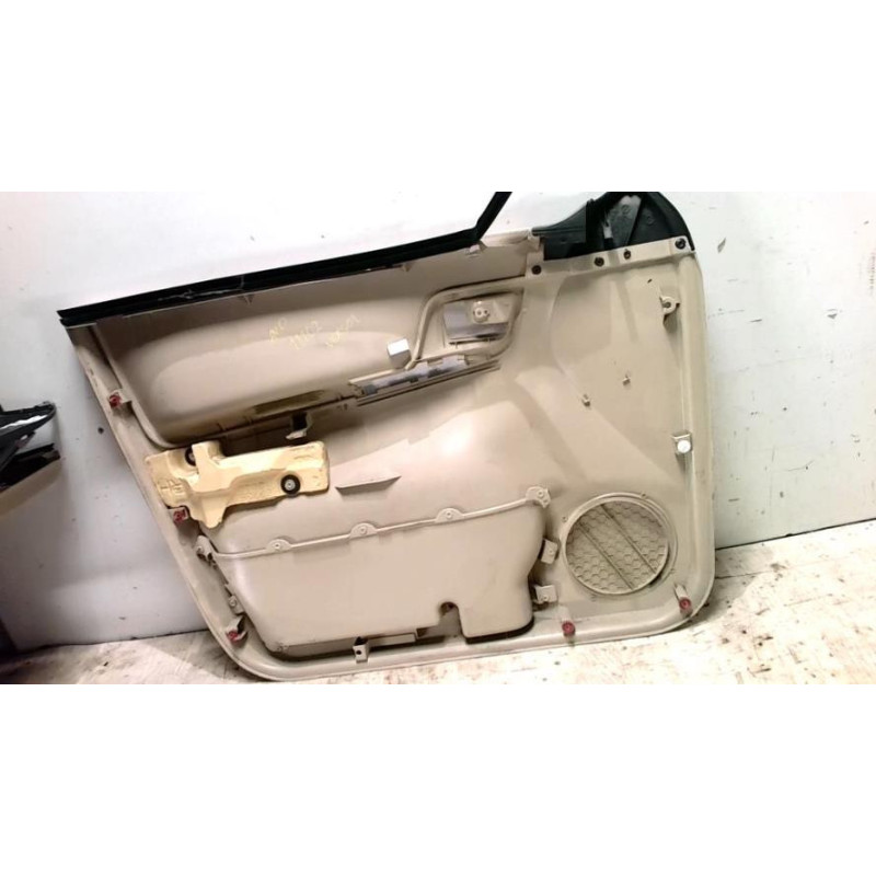 Panneau de porte avant droit TOYOTA COROLLA VERSO 1 d’occasion