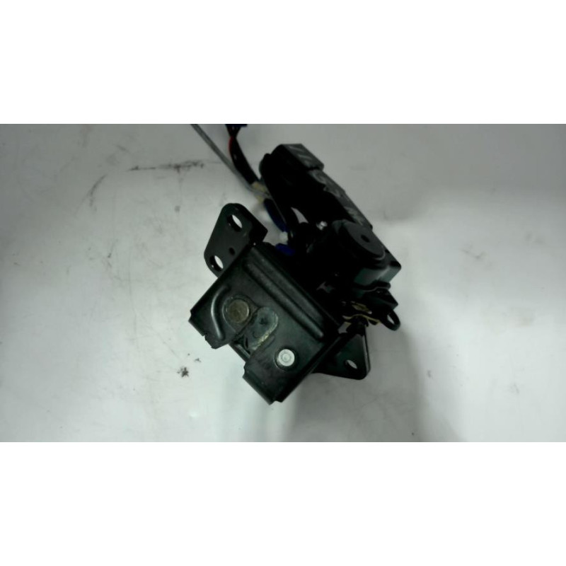 Serrure de hayon TOYOTA COROLLA 10 PHASE 2 d’occasion
