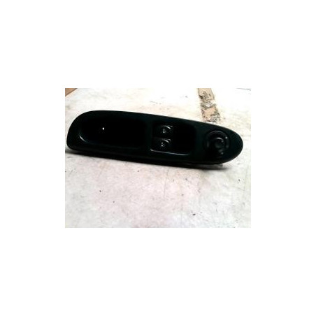 Interrupteur de leve vitre avant gauche RENAULT CLIO 2 PHASE 1 d’occasion