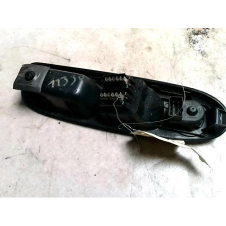 Interrupteur de leve vitre avant gauche RENAULT CLIO 2 PHASE 1 d’occasion
