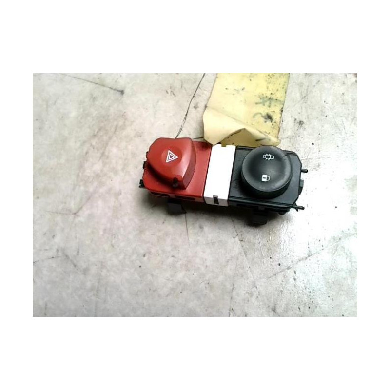 Bouton de warning RENAULT SCENIC 2 PHASE 2 d’occasion