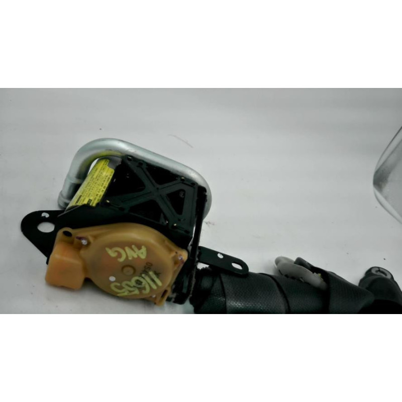 Attache ceinture avant gauche TOYOTA COROLLA 10 PHASE 2 d’occasion