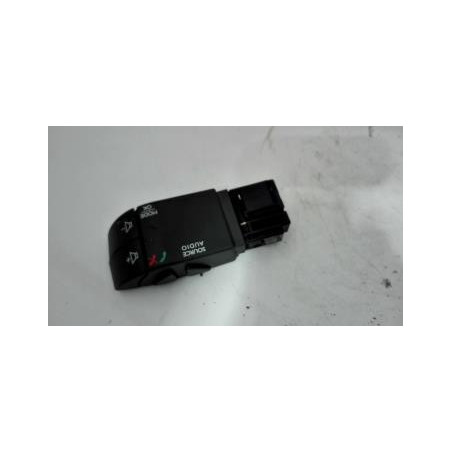 Commande autoradio RENAULT CLIO 3 PHASE 2 BREAK d’occasion