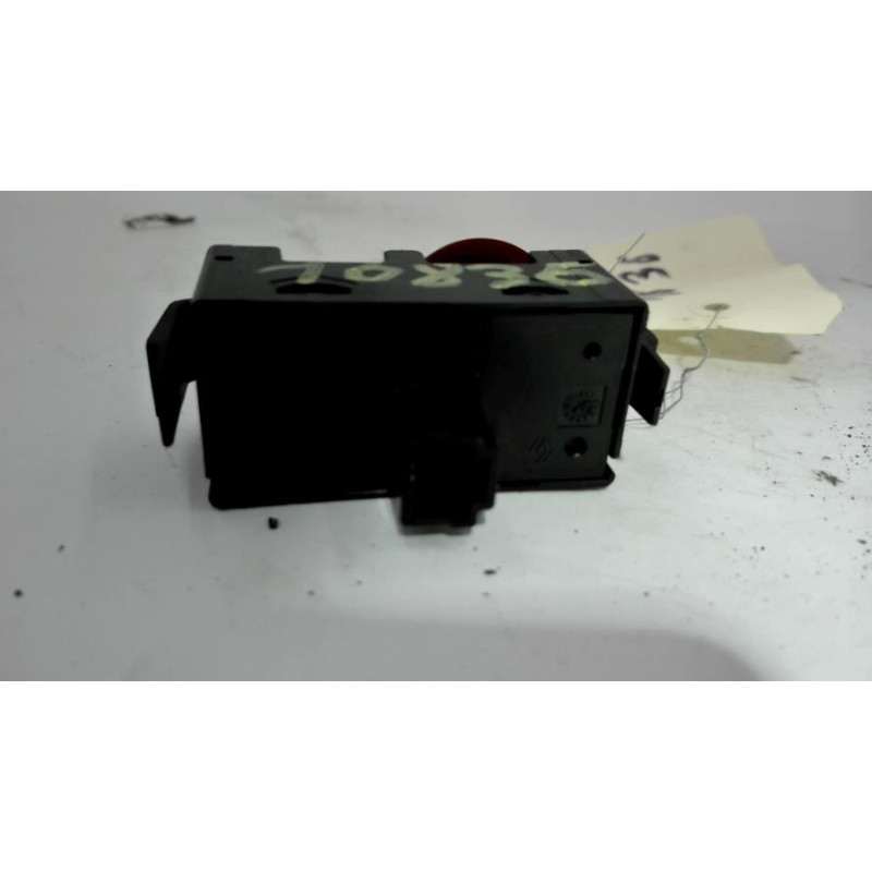Bouton de warning RENAULT KANGOO 2 PHASE 1 d’occasion
