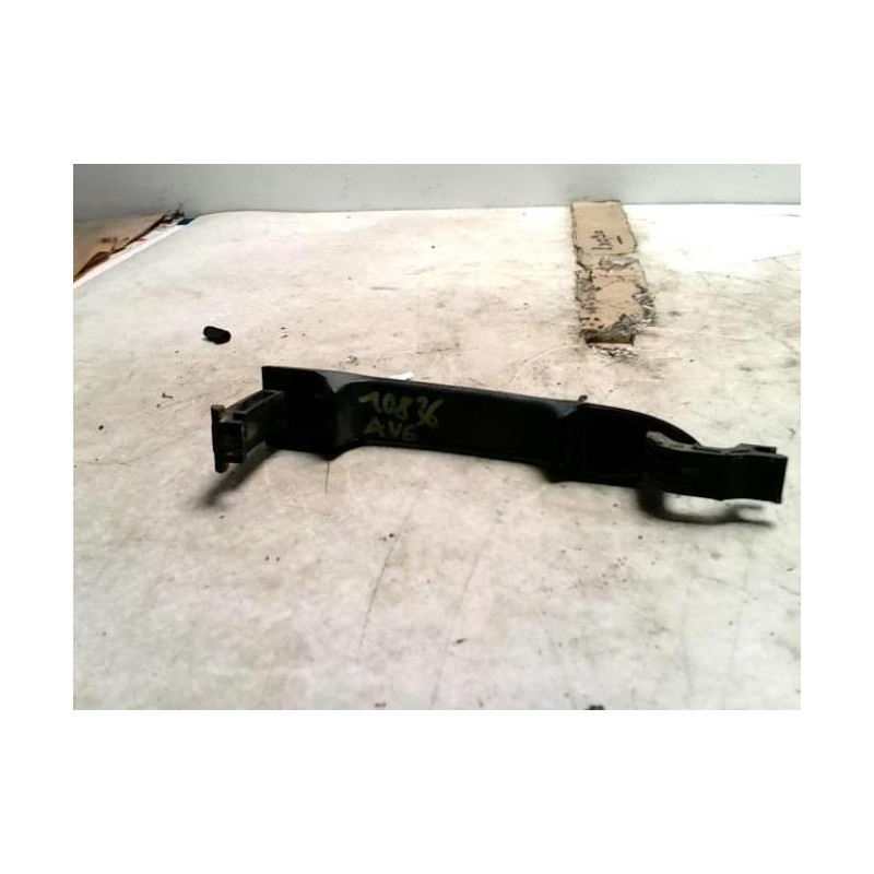 Poignee porte avant gauche RENAULT KANGOO 2 PHASE 1 d’occasion