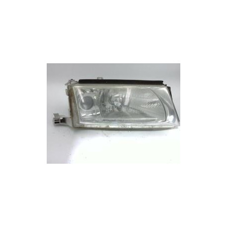 Optique avant principal droit (feux)(phare) SKODA OCTAVIA 1 PHASE 2 BREAK d’occasion