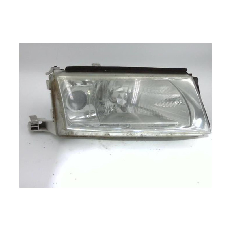 Optique avant principal droit (feux)(phare) SKODA OCTAVIA 1 PHASE 2 BREAK d’occasion