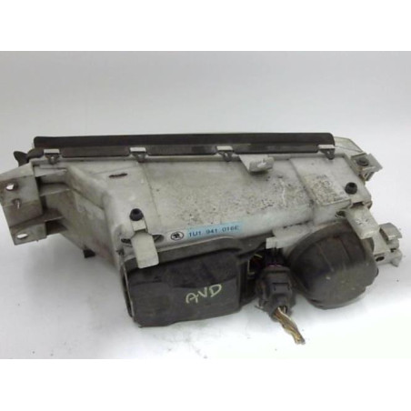 Optique avant principal droit (feux)(phare) SKODA OCTAVIA 1 PHASE 2 BREAK d’occasion