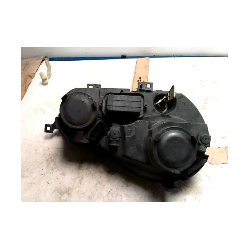 Optique avant principal gauche (feux)(phare) VOLKSWAGEN POLO 4 PHASE 1 d’occasion