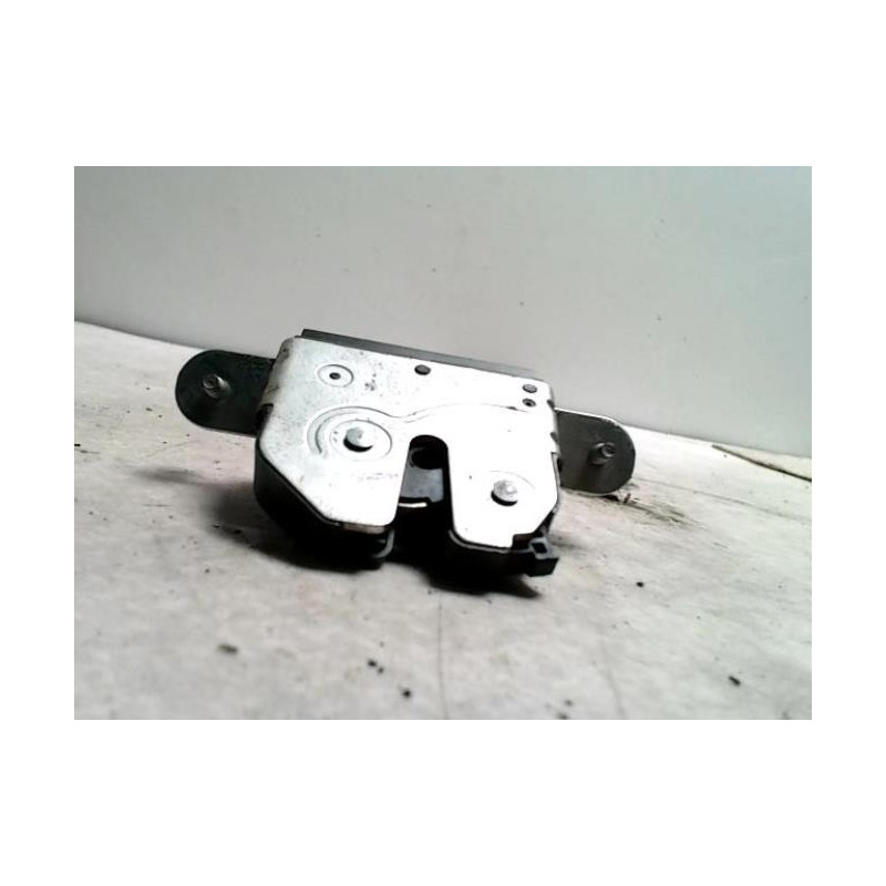 Serrure de coffre FIAT GRANDE PUNTO d’occasion