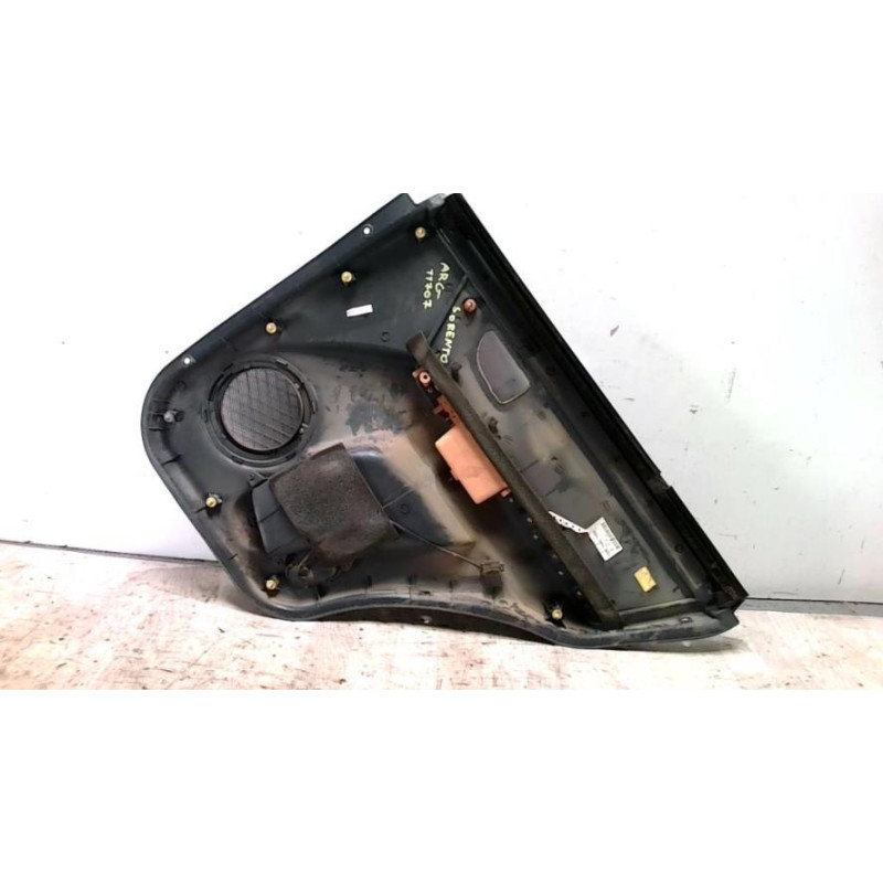 Panneau de porte arriere gauche KIA SORENTO 1 PHASE 1 d’occasion