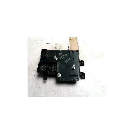 Porte fusible KIA CARNIVAL 2 d’occasion