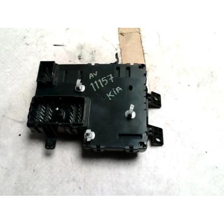 Porte fusible KIA CARNIVAL 2 d’occasion