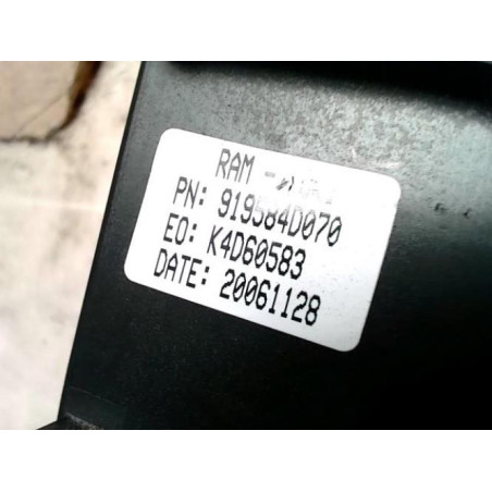 Porte fusible KIA CARNIVAL 2 d’occasion