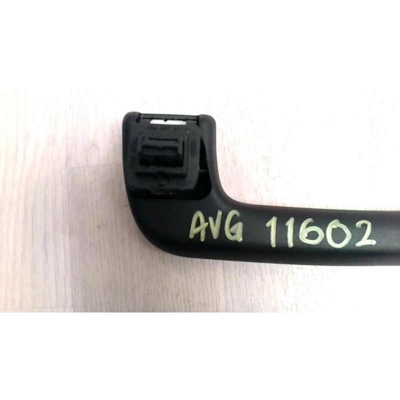 Poignee de maintien avant gauche AUDI A4 3 AVANT PHASE 1 BREAK d’occasion