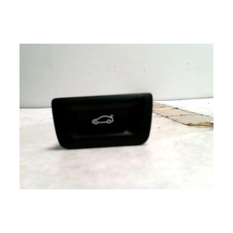 Bouton de coffre BMW SERIE 2 F45 ACTIVE TOURER PHASE 2 d’occasion