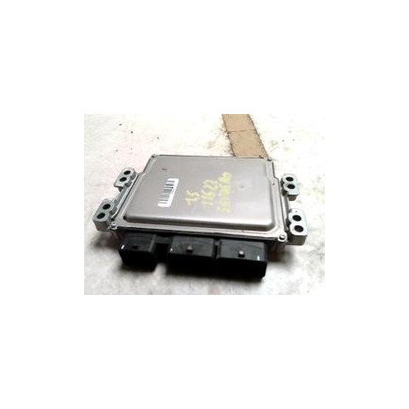 Calculateur moteur DACIA SANDERO 1 d’occasion