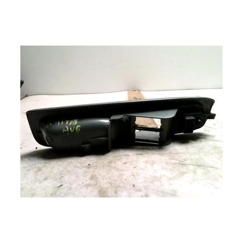 Interrupteur de leve vitre avant gauche RENAULT TWINGO 1 PHASE 3 d’occasion