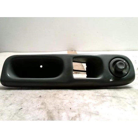 Interrupteur de leve vitre avant gauche RENAULT TWINGO 1 PHASE 3 d’occasion