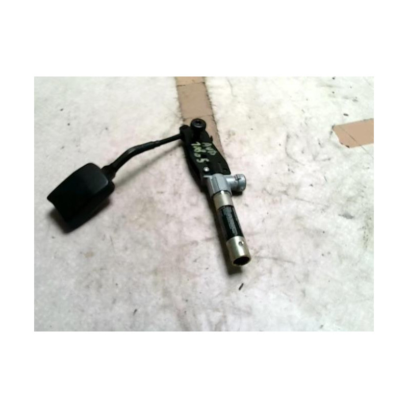 Attache ceinture avant droit FORD FIESTA 4 PHASE 1 d’occasion