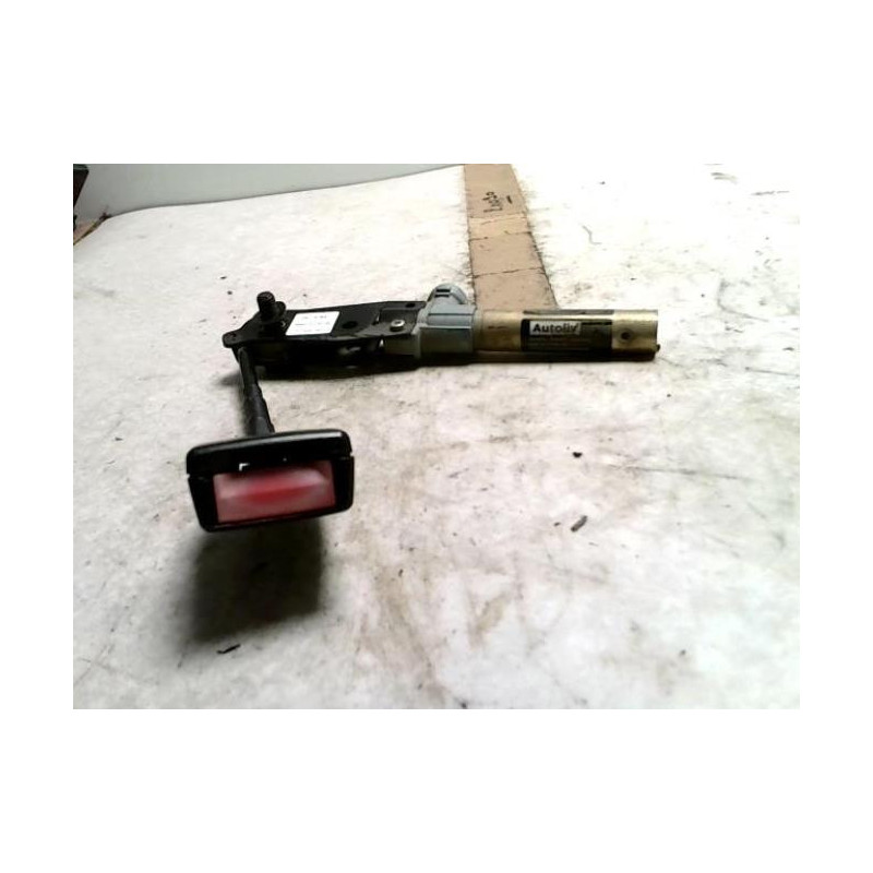 Attache ceinture avant gauche FORD FIESTA 4 PHASE 1 d’occasion