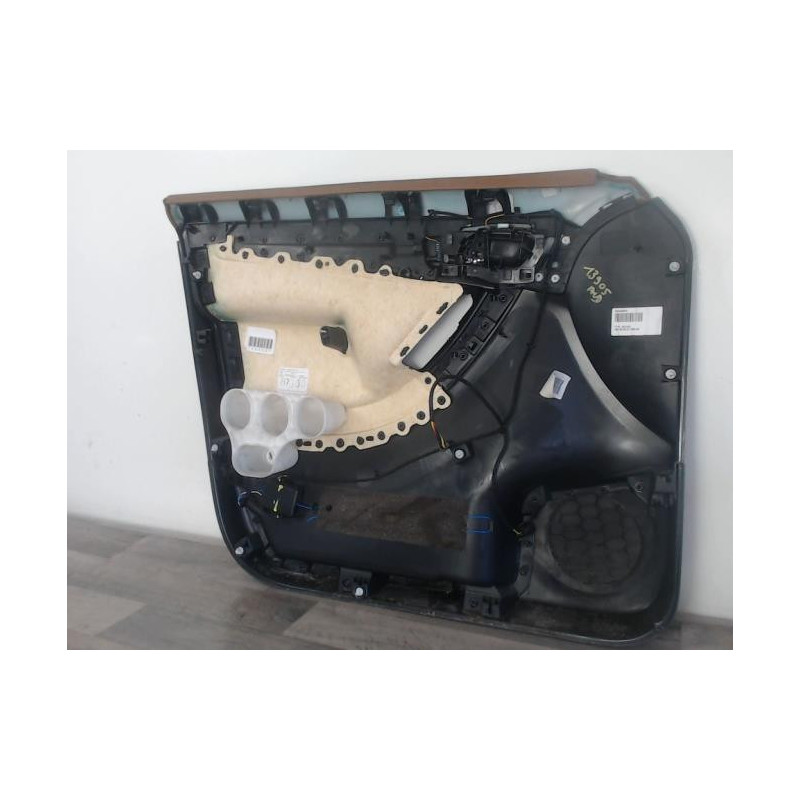 Panneau de porte avant droit CITROEN C4 PICASSO 1 d’occasion