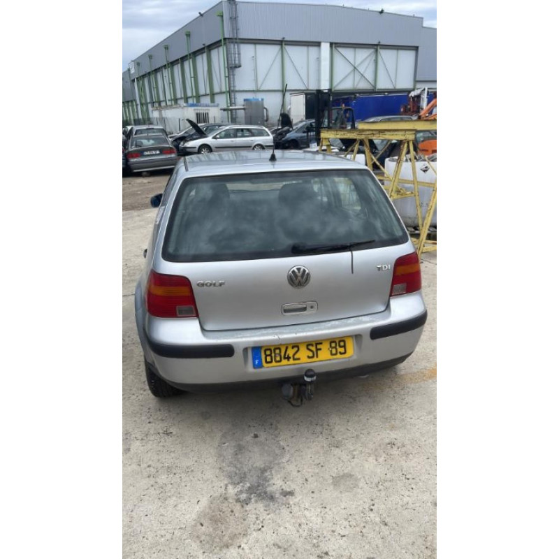 Pare choc arriere VOLKSWAGEN GOLF 4 d’occasion