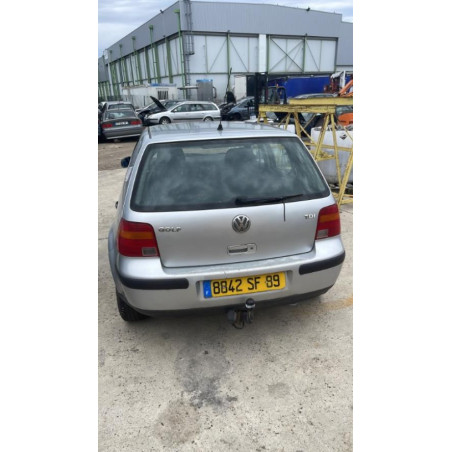 Pare choc arriere VOLKSWAGEN GOLF 4 d’occasion